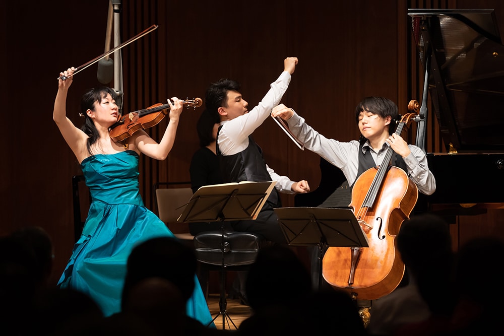 Trio AOI Trio AOI